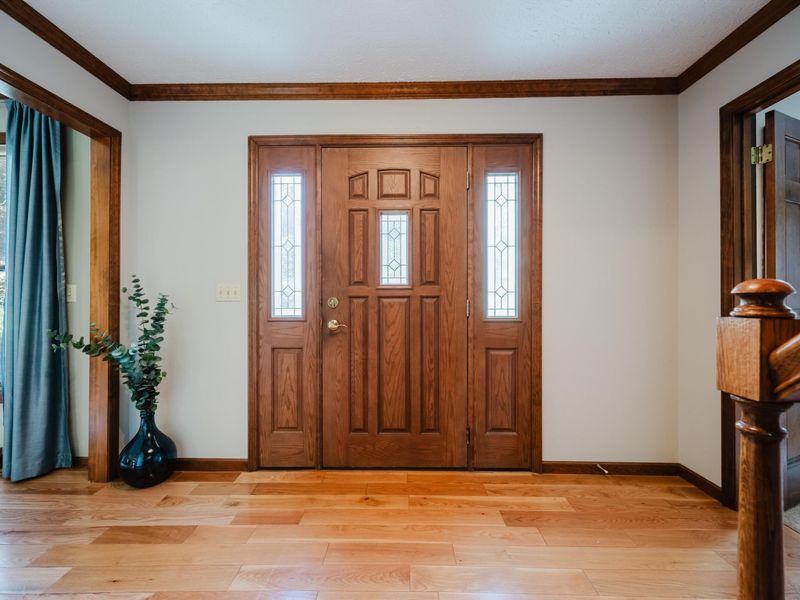 5586 Loch More Court W, Dublin, OH 43017 Photo 2
