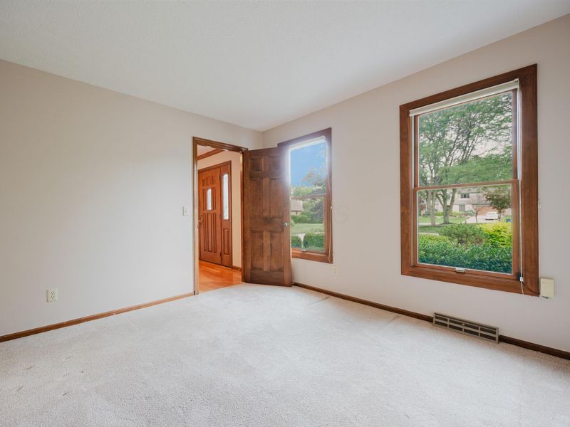 5586 Loch More Court W, Dublin, OH 43017 Photo 32
