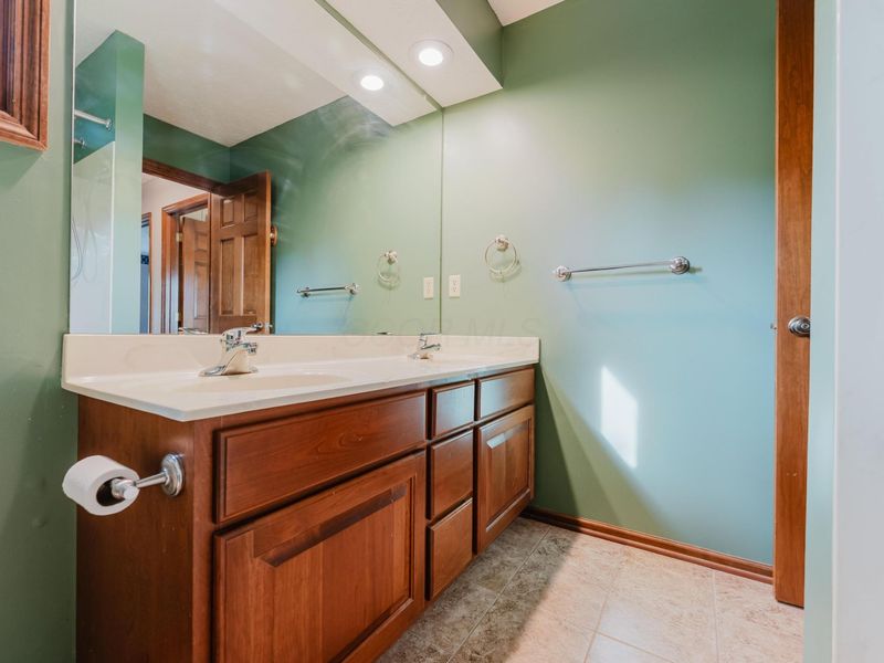 5586 Loch More Court W, Dublin, OH 43017 Photo 49