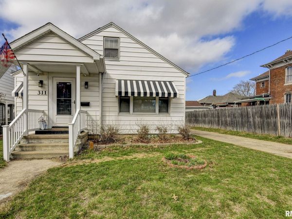 311 W ADAMS Street, Taylorville, IL 62568