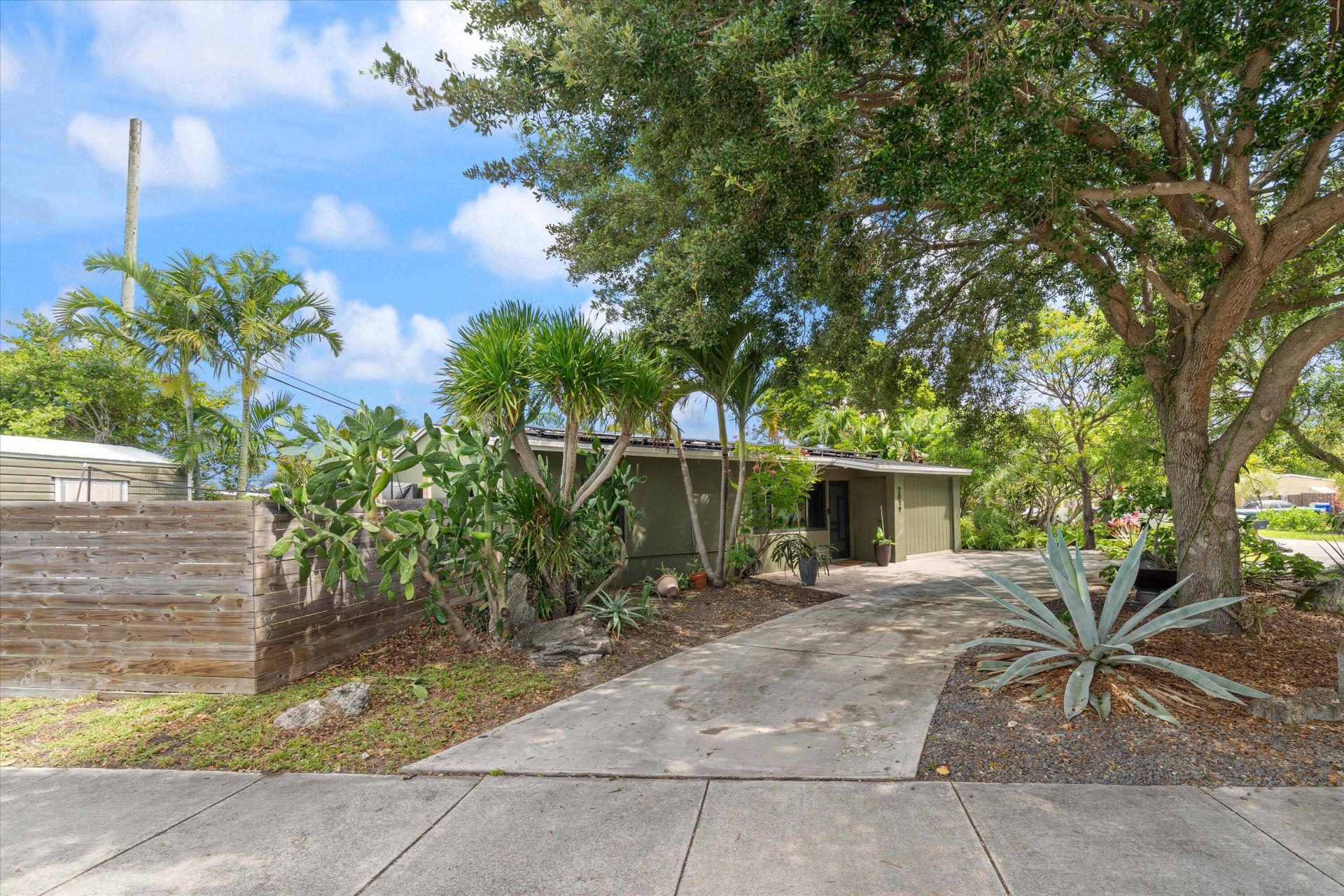 2417 NE 13th Terrace, Pompano Beach, FL 33064 Photo