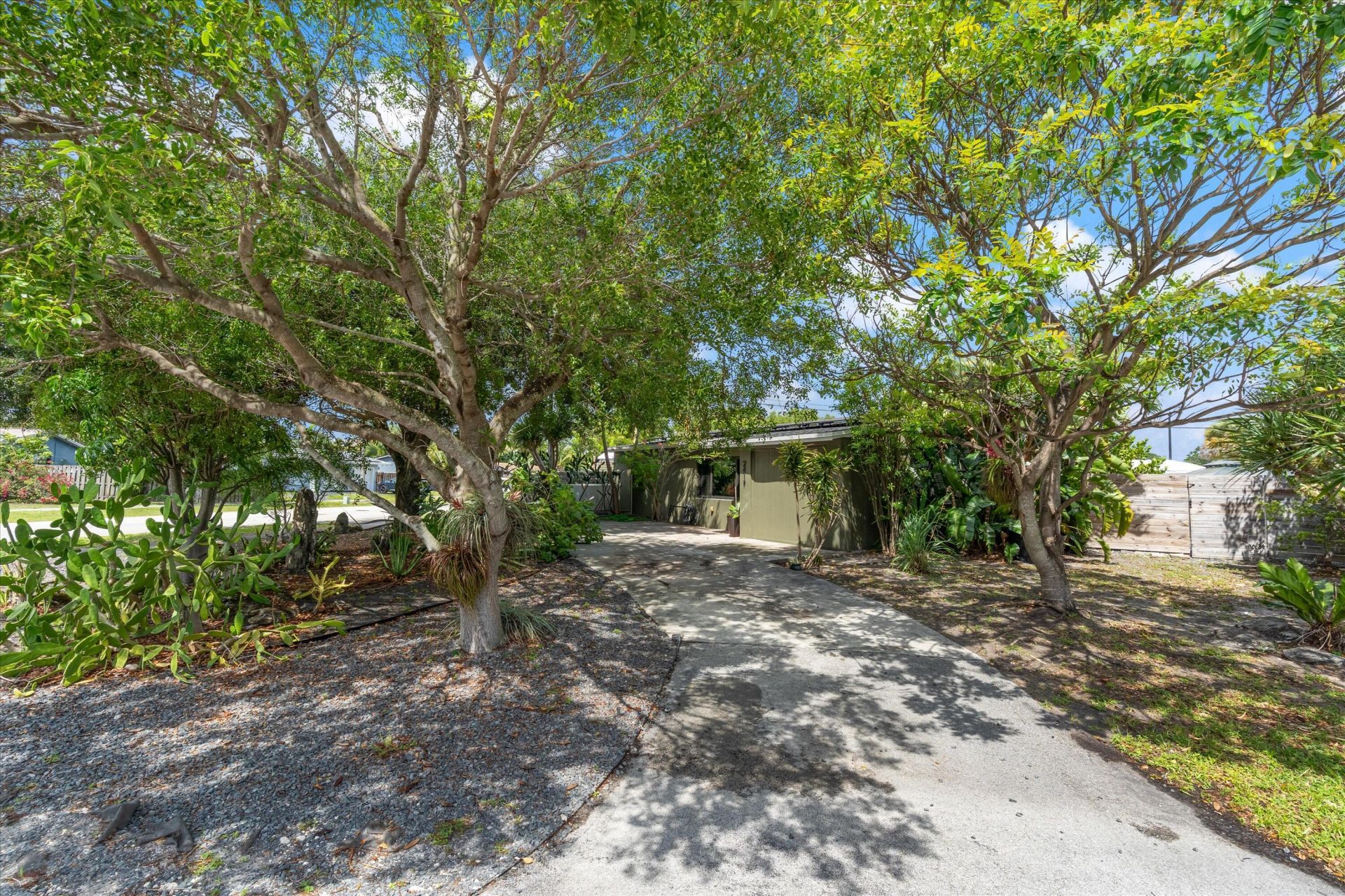 2417 NE 13th Terrace, Pompano Beach, FL 33064 Photo