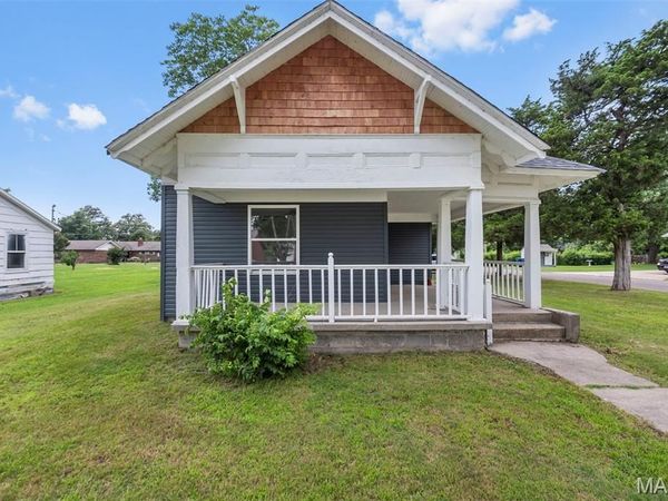 300 S Main Street , Gideon, MO 63848
