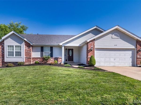 619 Green Tree Meadows Drive, Lake St Louis, MO 63367
