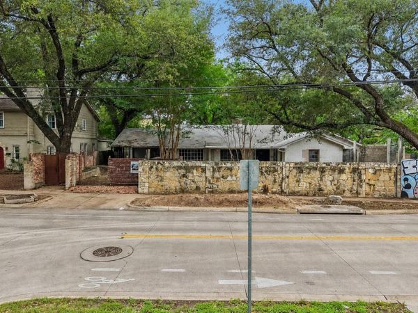 801 E 32nd ST , Austin, TX 78705