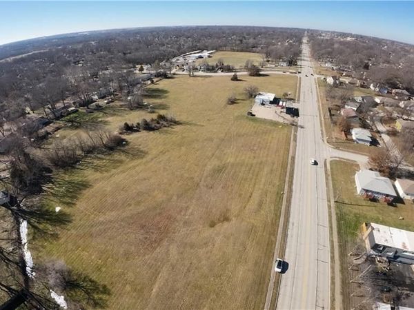 7905 High Grove Road, Grandview, MO 64030