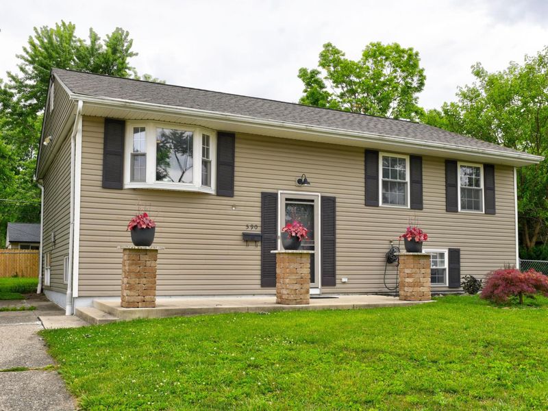 590 Knights Avenue, Columbus, OH 43230 Photo 2