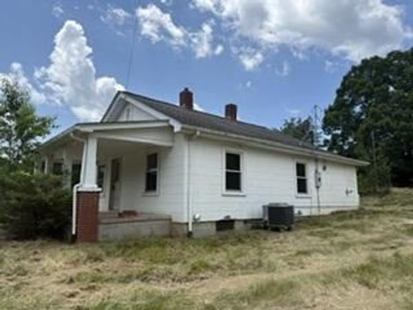 34941 U.S. 29 , Gretna, VA 24557