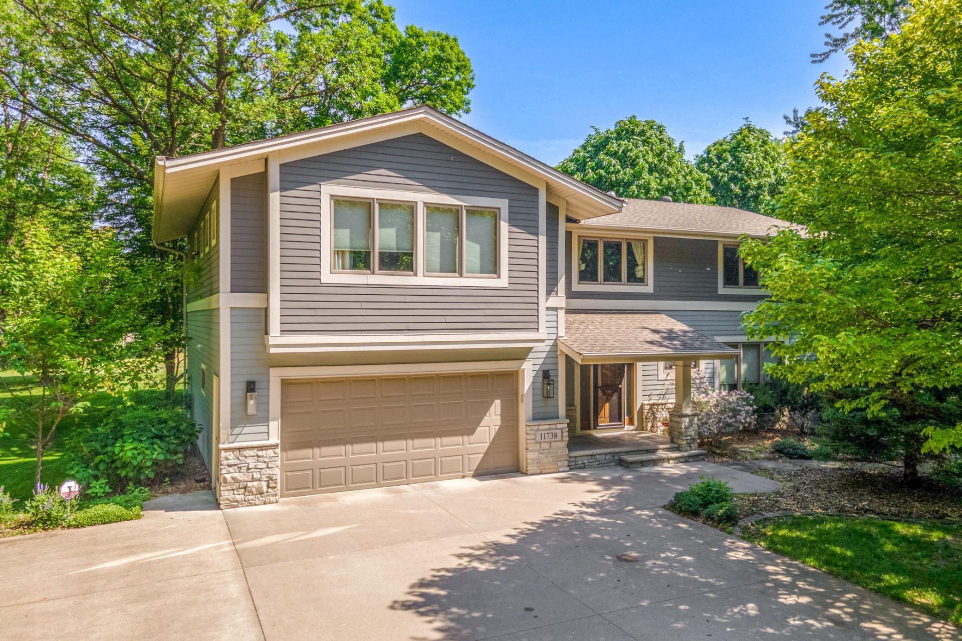 11738 Gentilly Road , Maple Grove, MN 55369