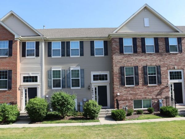 1603 Deer Pointe Drive , South Elgin, IL 60177