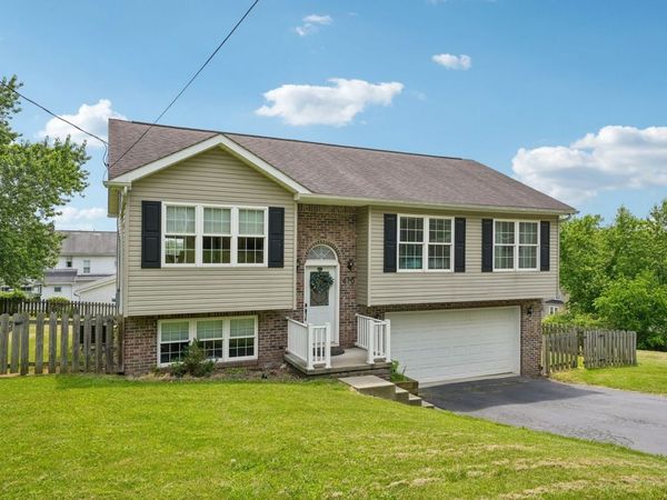 410 Lawnview Ave, New Castle, PA 16105