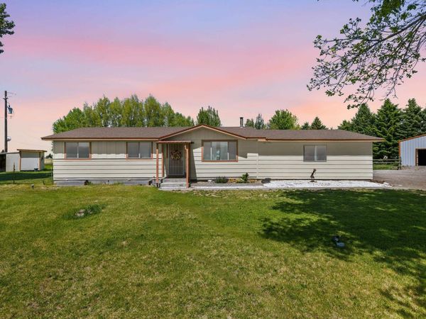 1206 N 1100 E, Shelley, ID 83274
