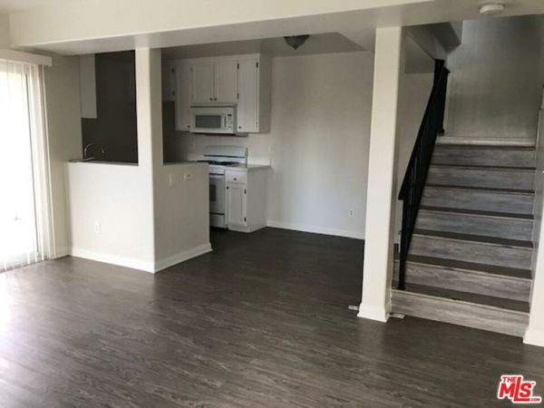 14359 Haynes Street, Unit 5, Van Nuys, CA 91401