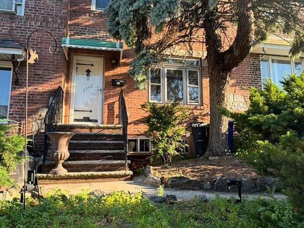 7350 52nd Road , Maspeth, NY 11378