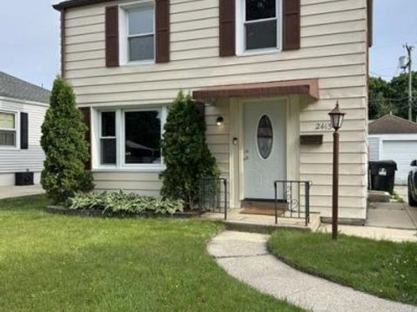 2413 Bate St, Racine, WI 53403