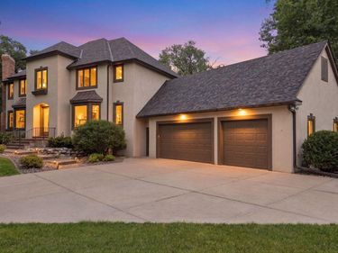 8803 Cove Pointe Road, Eden Prairie, MN 55347