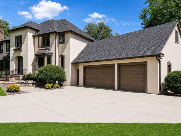 8803 Cove Pointe Road, Eden Prairie, MN 55347