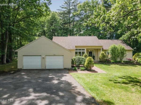 703 Maple Lane, Niskayuna, NY 12309