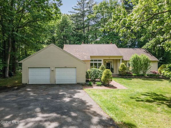 703 Maple Lane, Niskayuna, NY 12309