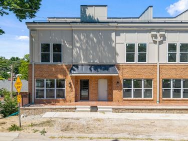1016 S 33 Court, Omaha, NE 68105
