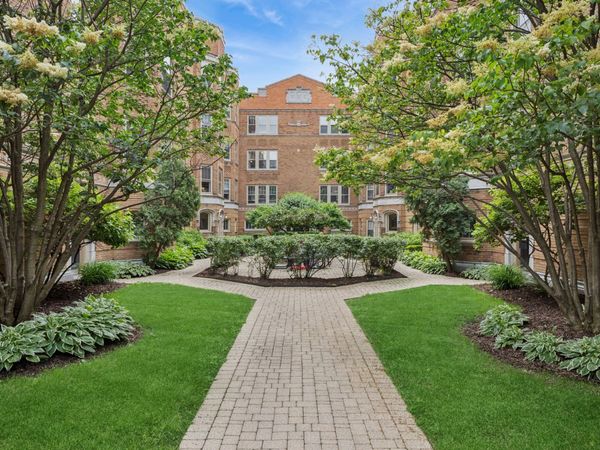 619 WASHINGTON Boulevard , Unit 2E, Oak Park, IL 60302