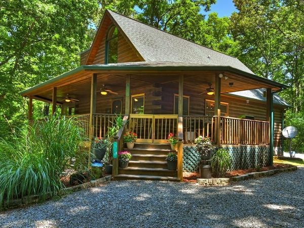 979 Cherokee Lane, Mccaysville, GA 30555