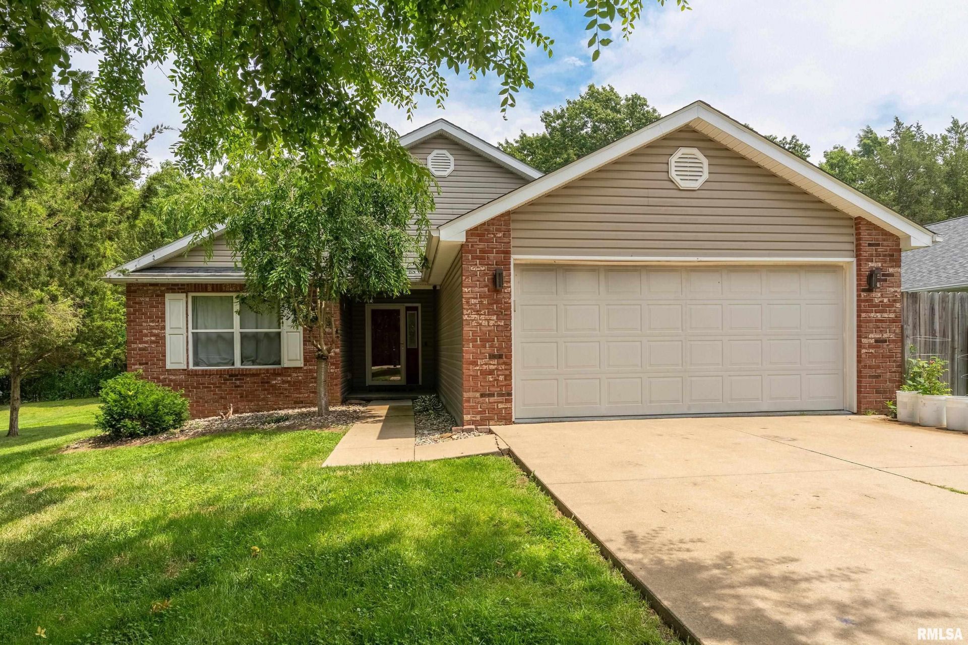 780 Luxor Landing Road, Goreville, IL 62939 Main Photo
