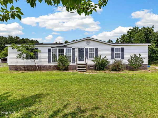 2676 White Oak River Road , Maysville, NC 28555