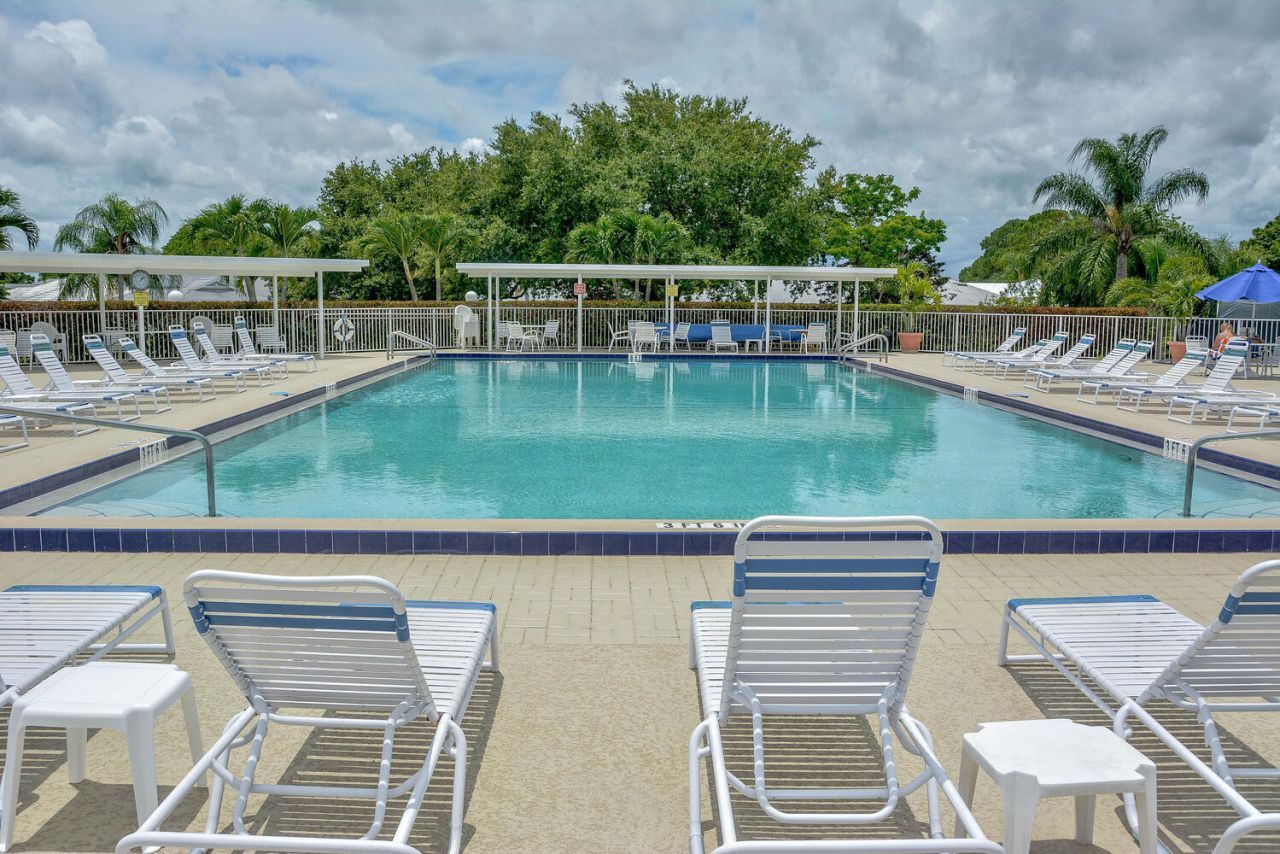 18081 SE Country Club Drive, Unit 26-256, Jupiter, FL 33469 Photo