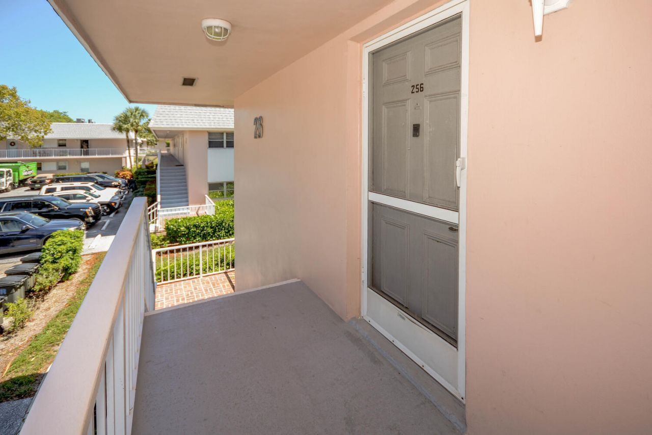 18081 SE Country Club Drive, Unit 26-256, Jupiter, FL 33469 Photo