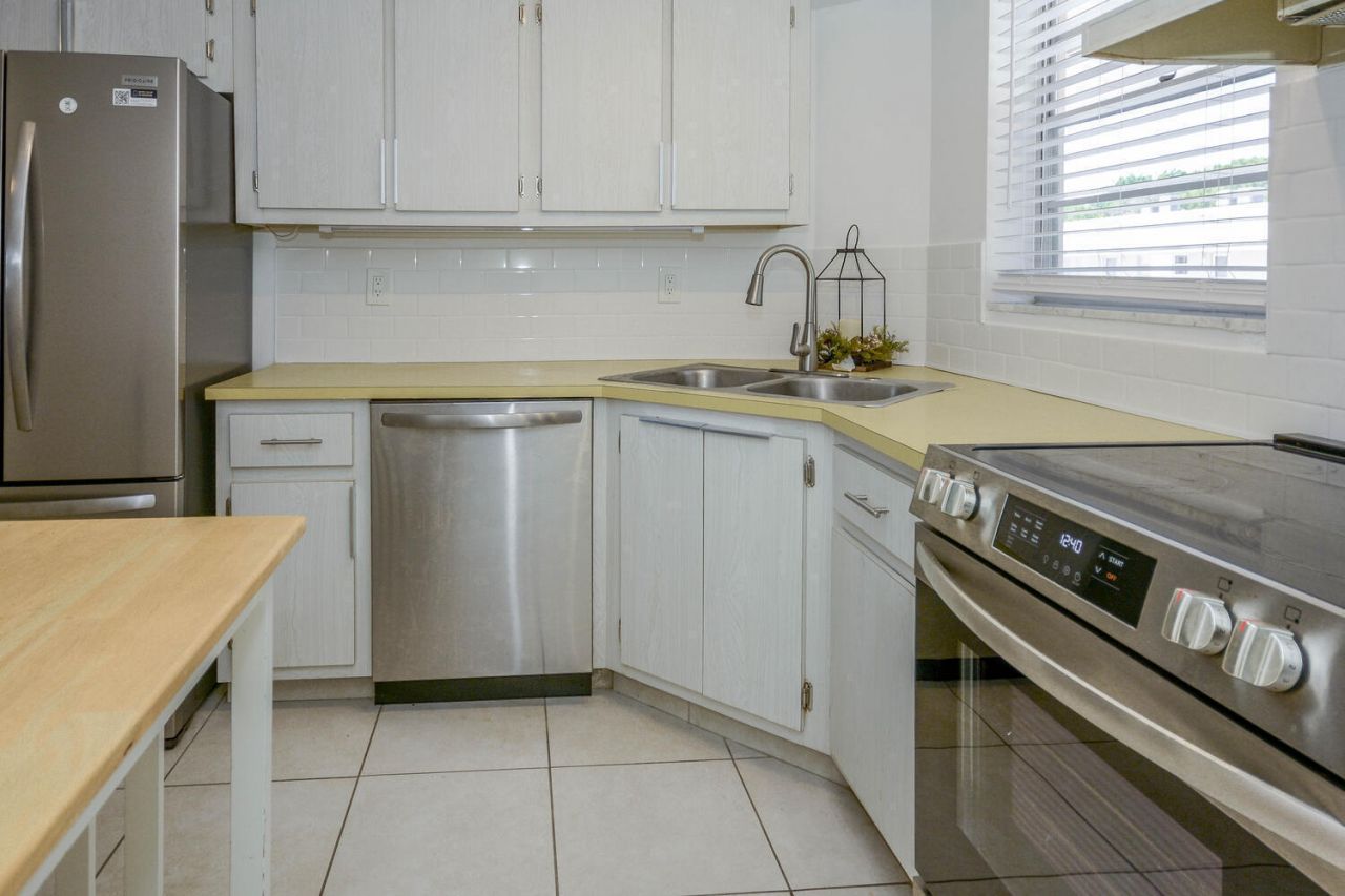 18081 SE Country Club Drive, Unit 26-256, Jupiter, FL 33469 Photo