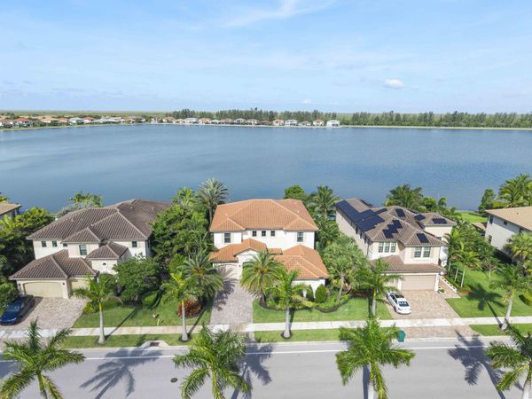 8685 Parkland Bay Drive, Parkland, FL 33076