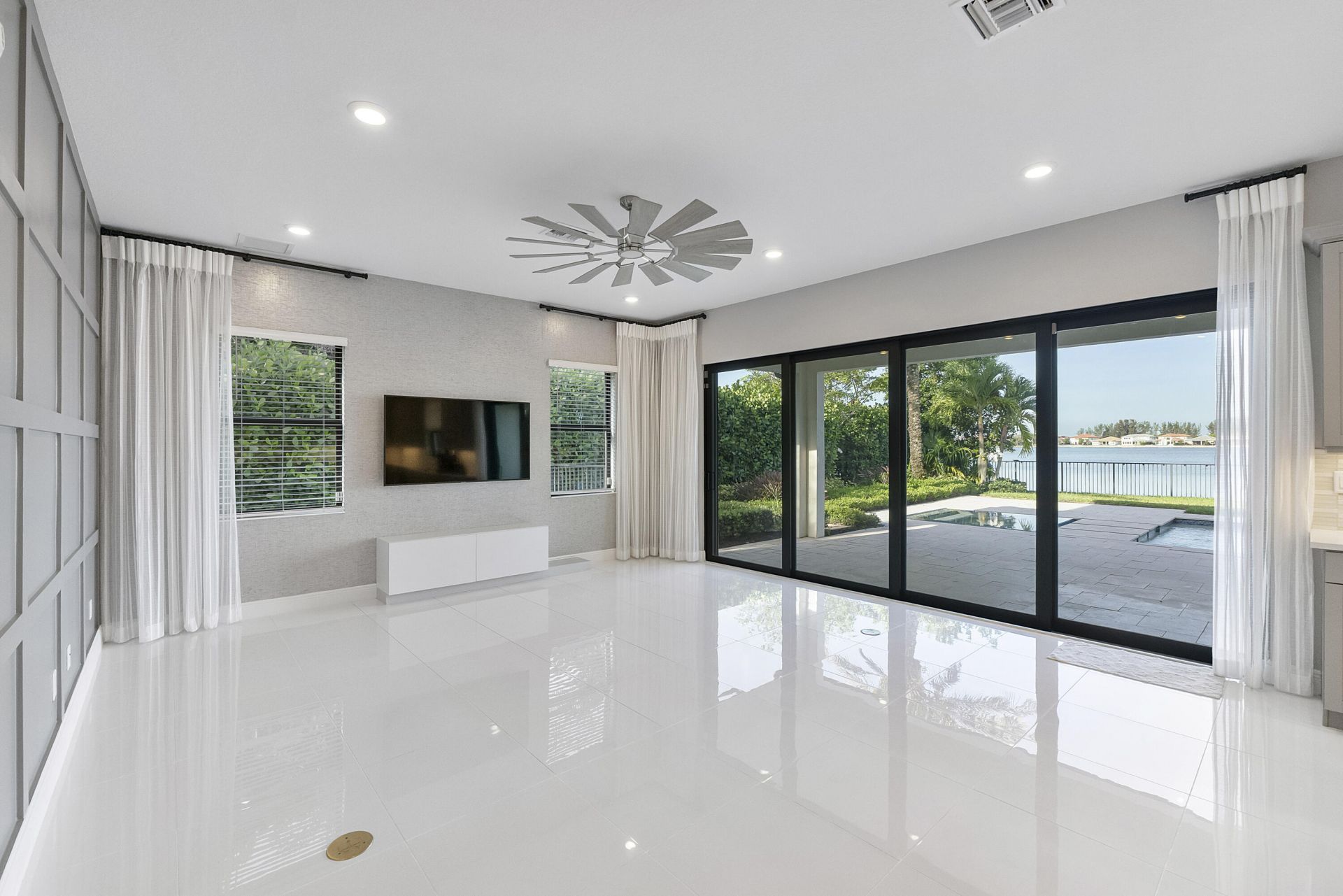 8685 Parkland Bay Drive, Parkland, FL 33076 Photo