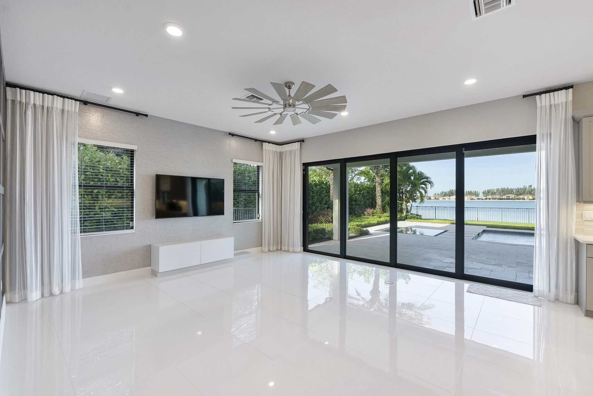 8685 Parkland Bay Drive, Parkland, FL 33076 Photo