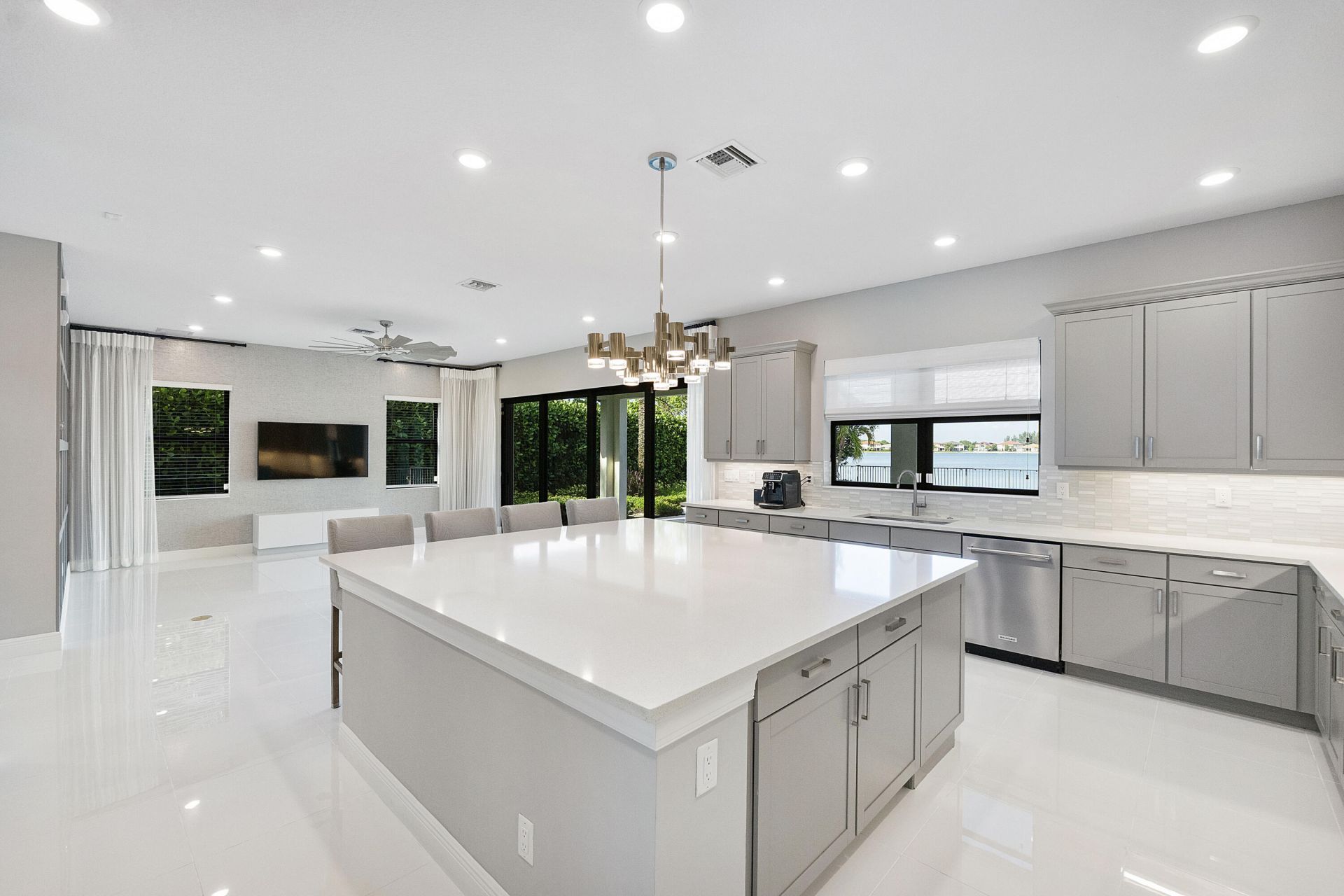 8685 Parkland Bay Drive, Parkland, FL 33076 Photo