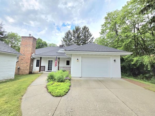 707 Giddings Ave, Sheboygan Falls, WI 53085