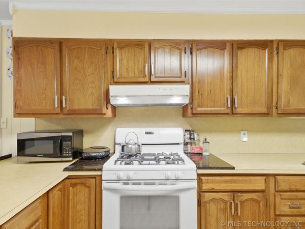 13360 S 254th East Avenue , Coweta, OK 74429