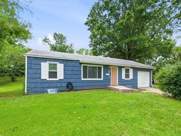 10001 Bellaire Avenue, Kansas City, MO 64134
