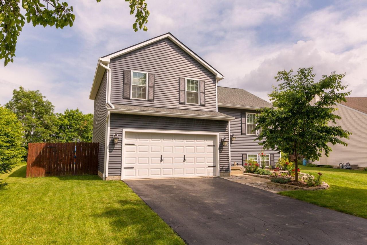 161 Wyckshire Drive , Pataskala, OH 43062 Main Photo