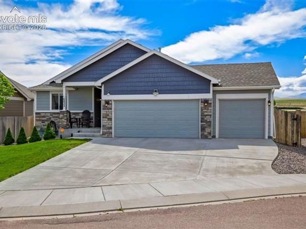 6022 Meadowbank Lane, Colorado Springs, CO 80925