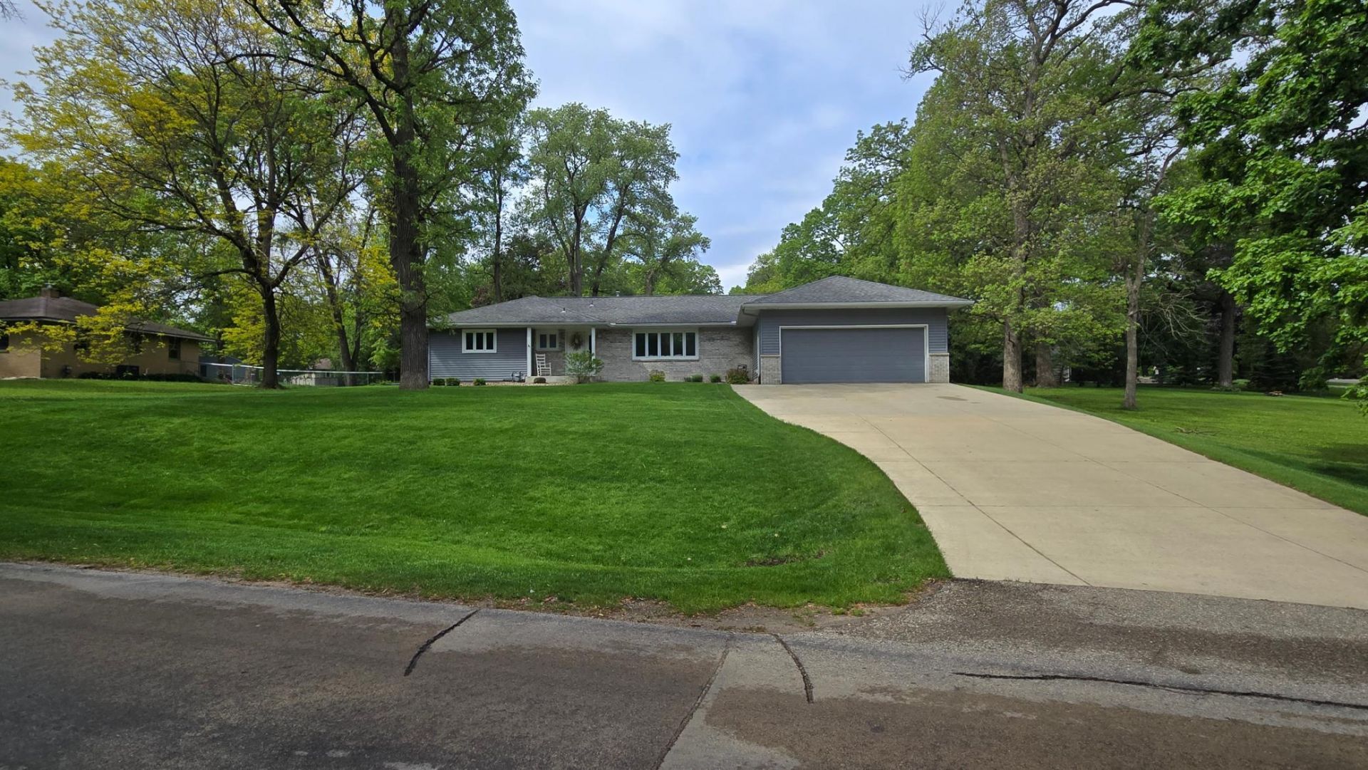 2205 8th Avenue NW, Austin, MN 55912