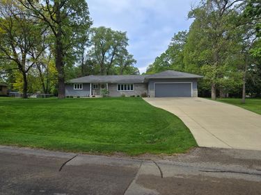2205 8th Avenue NW, Austin, MN 55912