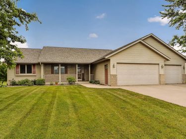 217 Whispering Hills Drive, Saint Charles, MN 55972