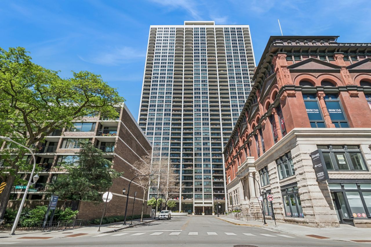 1560 N Sandburg Terrace , Unit 1801J, Chicago, IL 60610 Main Photo
