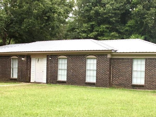 19209 Thrasher Drive, Moss Point, MS 39562