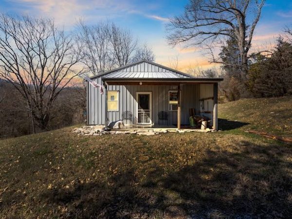 474 Bartlett Hollow Rd , Petersburg, TN 37144