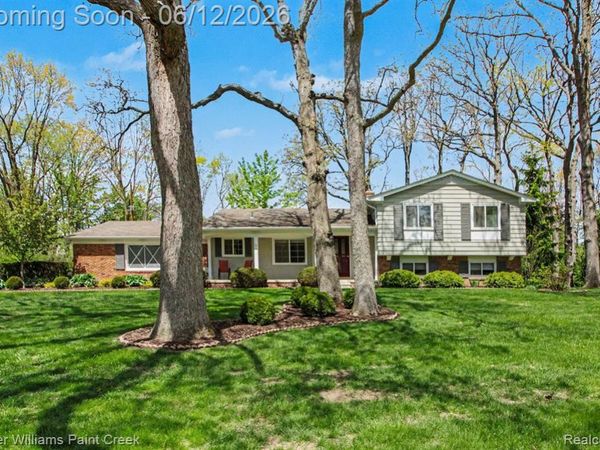 3370 Aquinas Drive, Rochester Hills, MI 48309