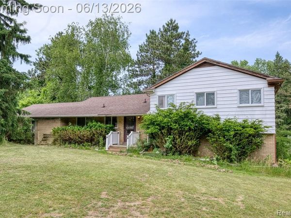 3020 Glengary Road, Commerce Twp, MI 48382