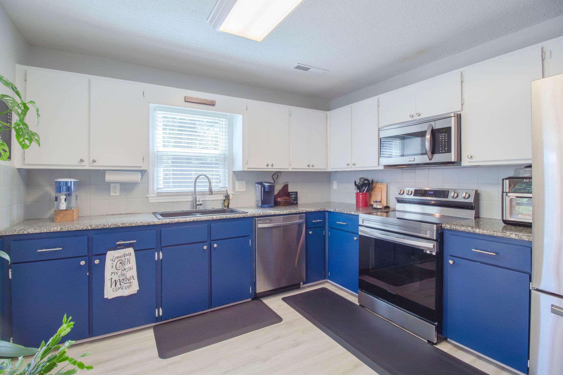 107 White Water Court Photo 11