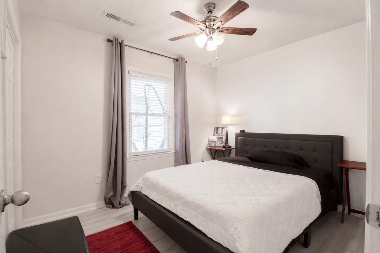 107 White Water Court Photo 15
